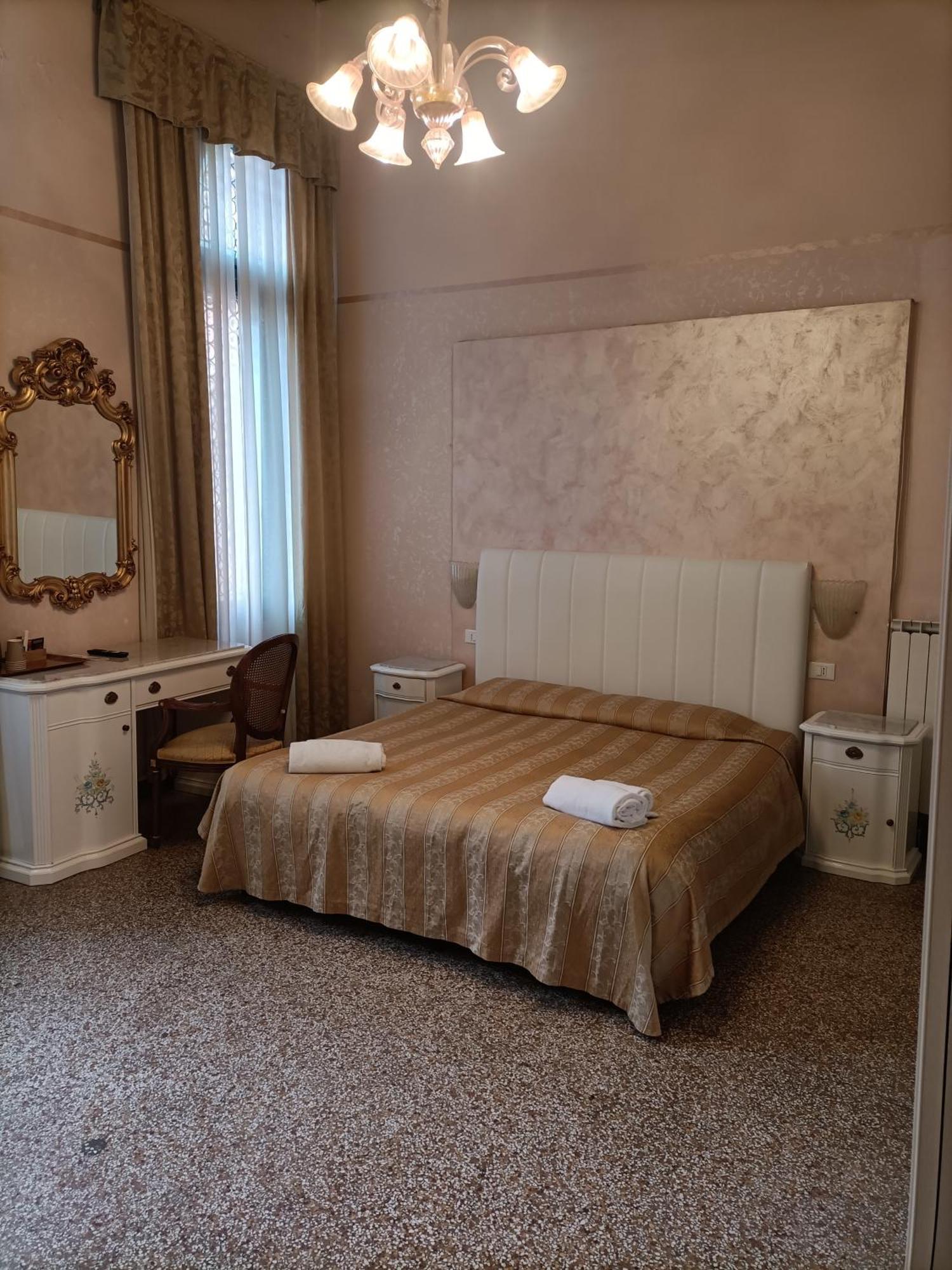 Palazzo Lion Morosini Affittacamere Venezia