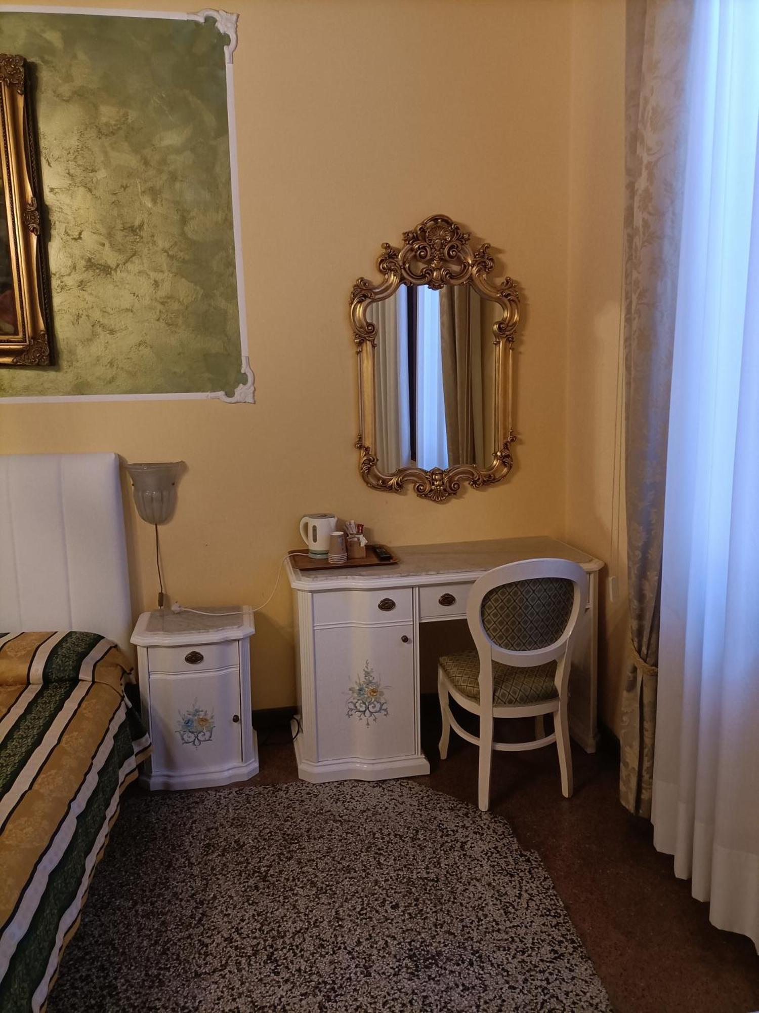 Palazzo Lion Morosini 3*