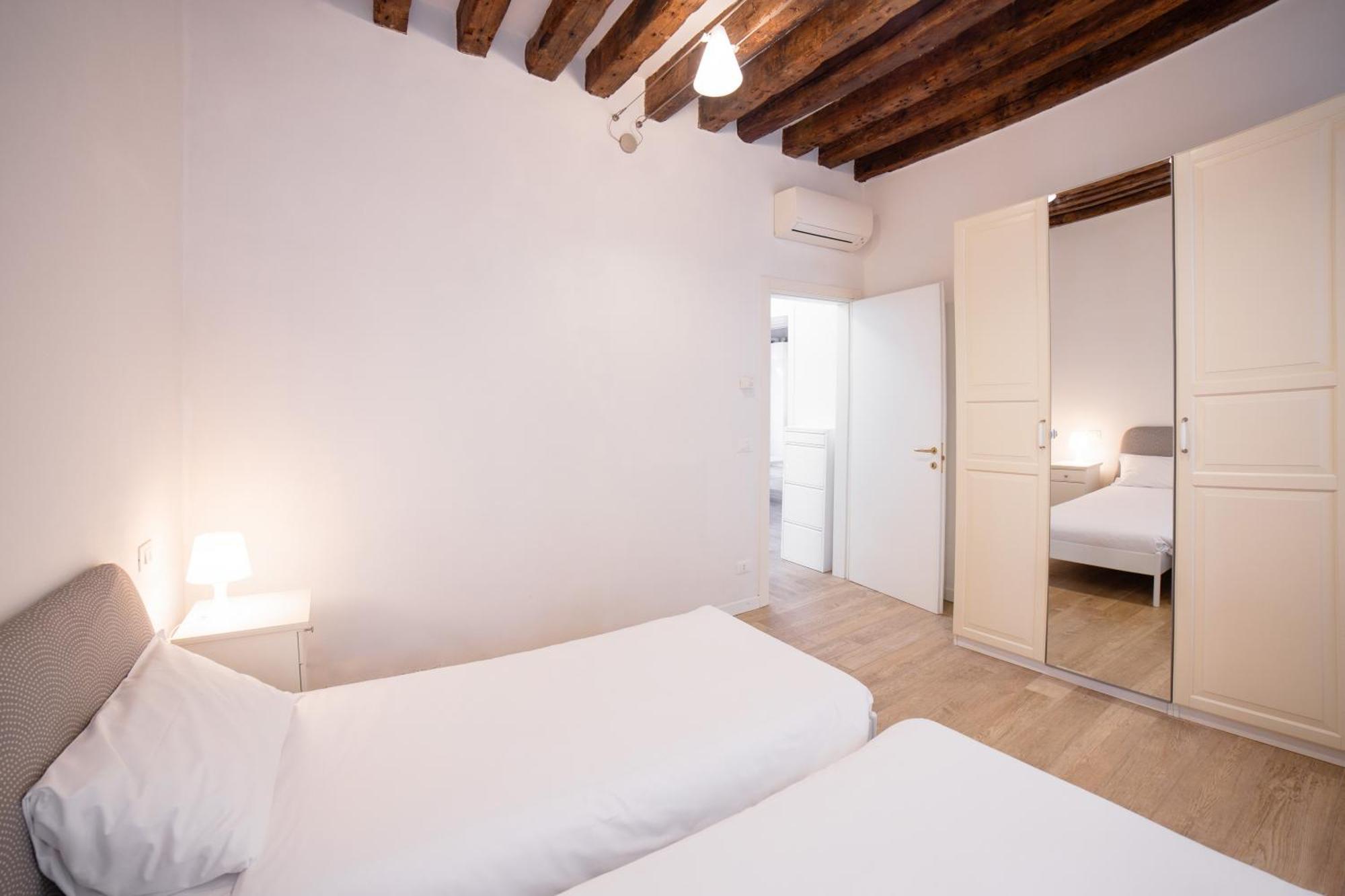 Ca Lion By Venicevillas, Vicino Biennale Apartment *
