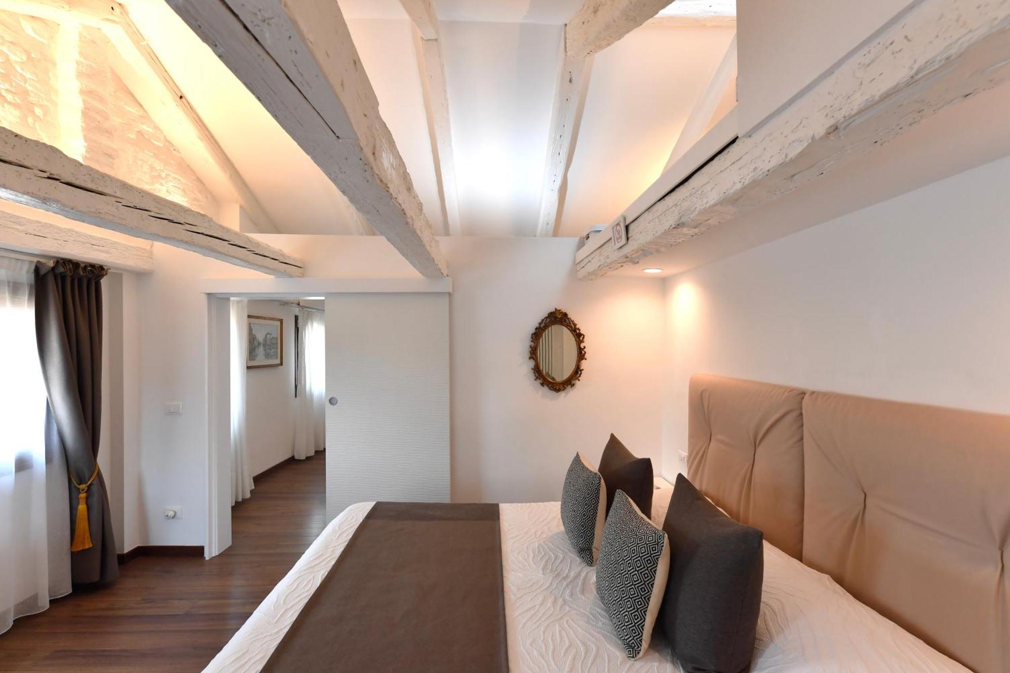 Sweet Frari Apartment