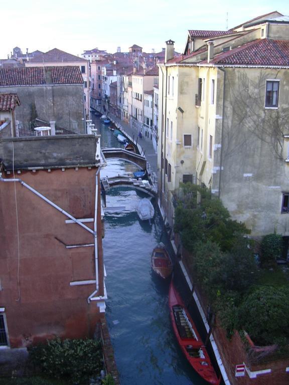 At A Palazzo Bed & Breakfast
