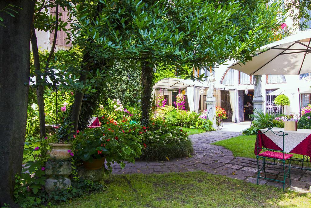 Palazzo Abadessa Hotel 4*
