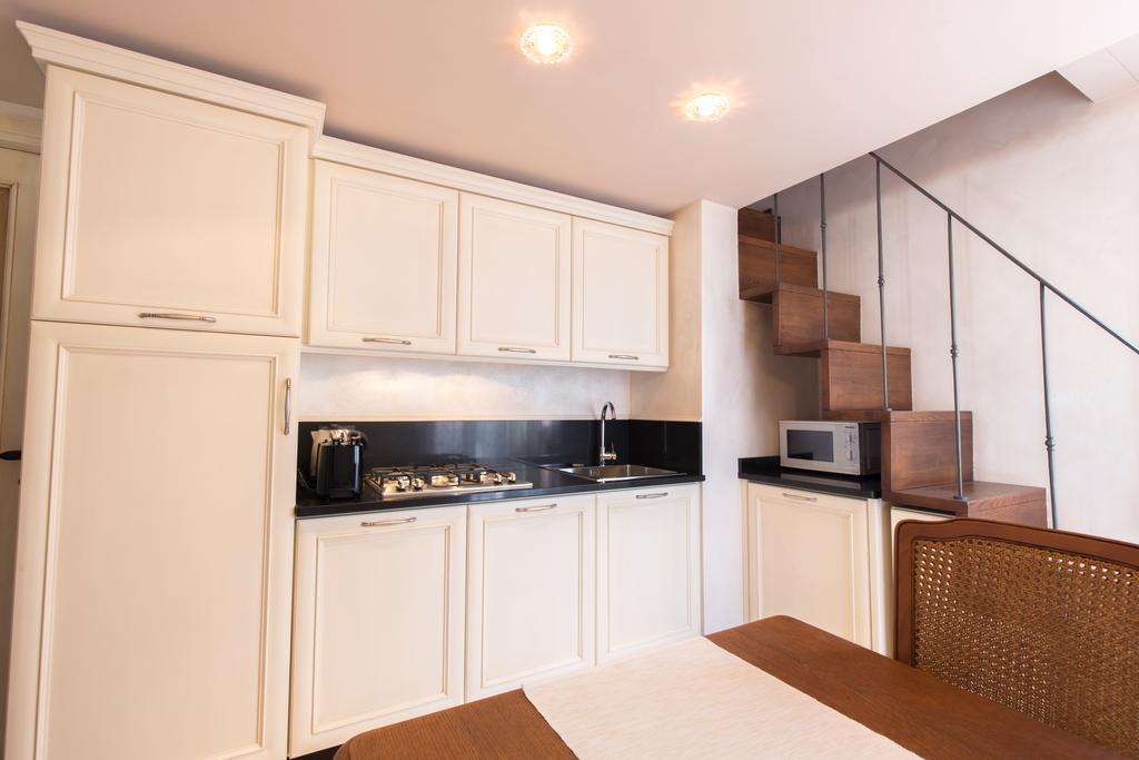 Ca Manzoni With Terrace Apartment