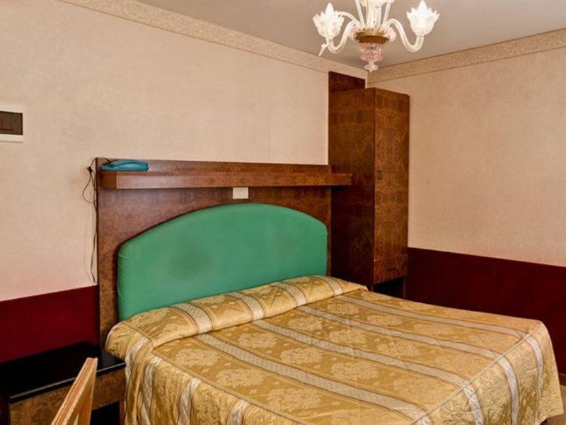 Hotel Antica Casa Carettoni Venice