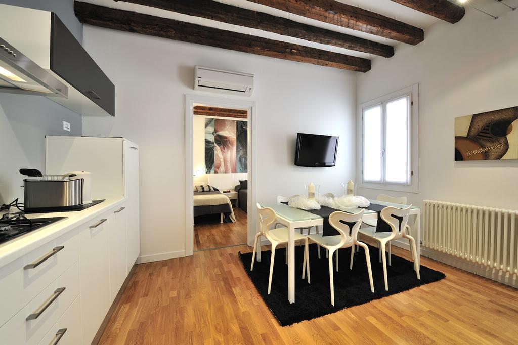 Ca' Tiepolo Apartment *