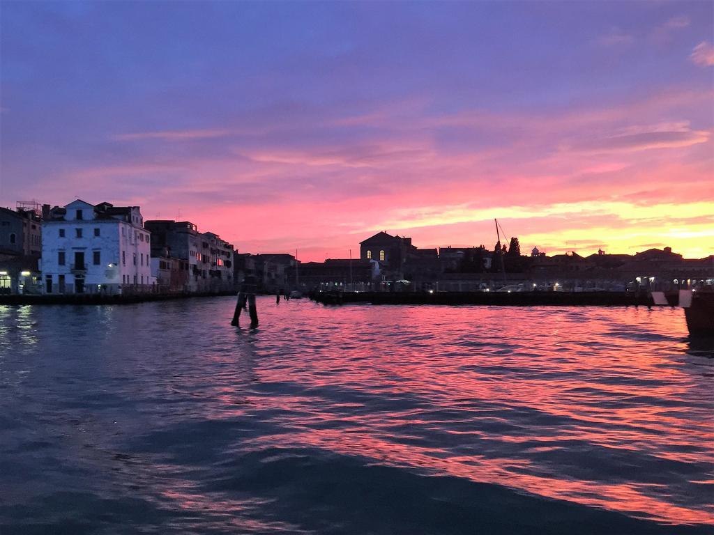 Harry's Canal View Apartment Venice