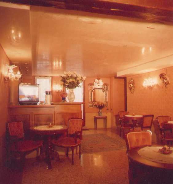 Canal & Walter Hotel 3*