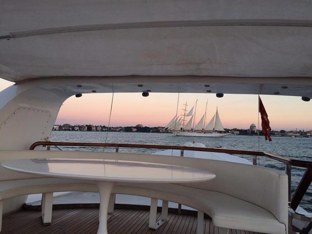 Yacht Bert Venezia Botel 5*