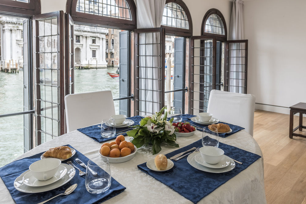 Love Canal Grande Hotel