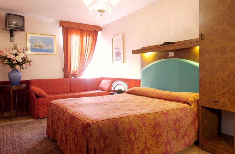 Hotel Antica Casa Carettoni Venice
