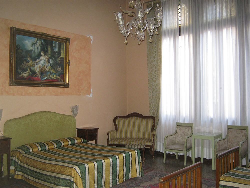 Palazzo Lion Morosini Venezia