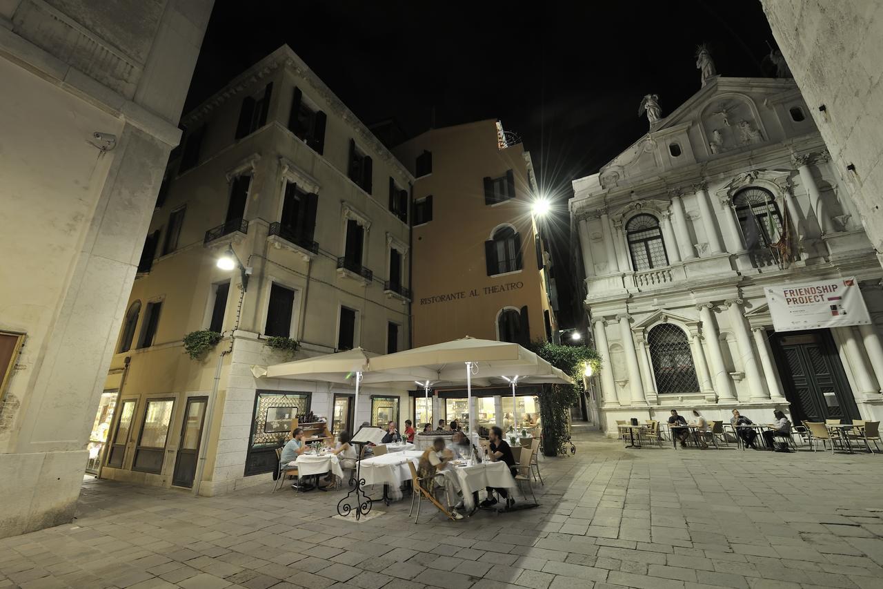 Al Theatro Palace Venice