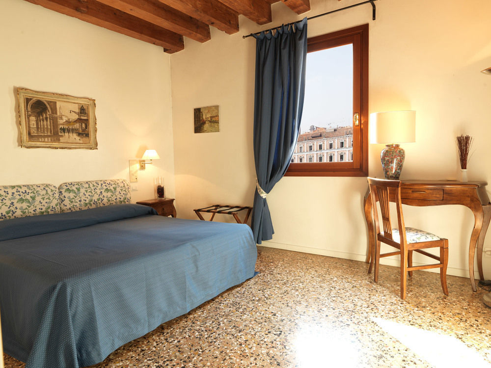 Ai Santi Apostoli 3* Venezia