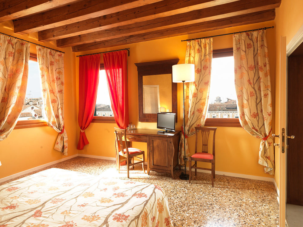 Ai Santi Apostoli 3* Venezia