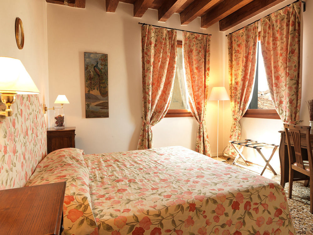 Ai Santi Apostoli 3* Venezia