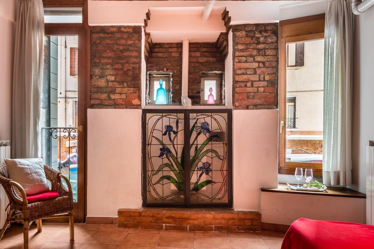 Small Canal View In Boutique Apartamento