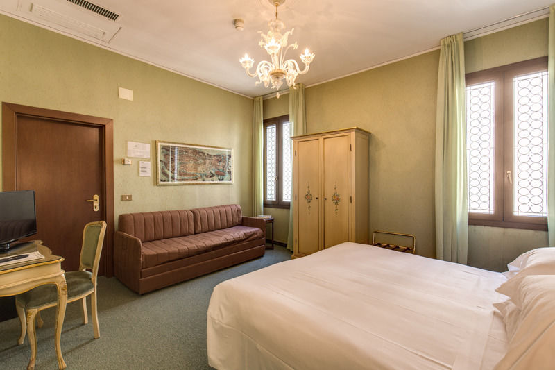 Bw Premier Collection Chc Continental Hotel 4*