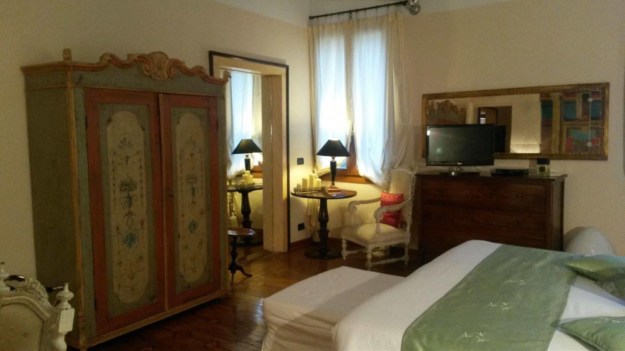 Bed & Breakfast La Villeggiatura 3*