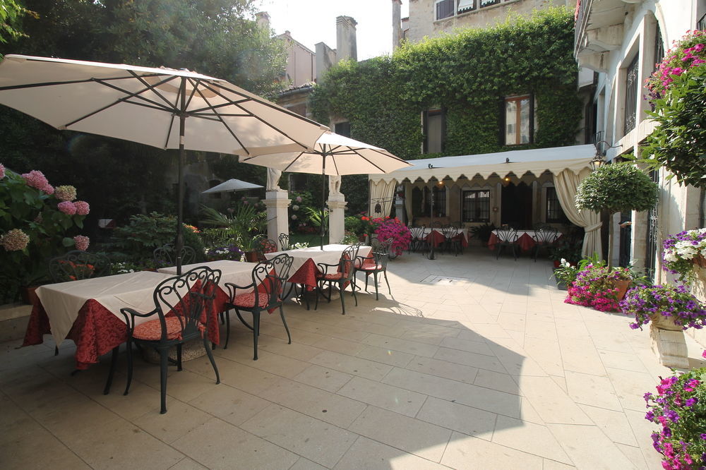 Palazzo Abadessa Hotel 4*