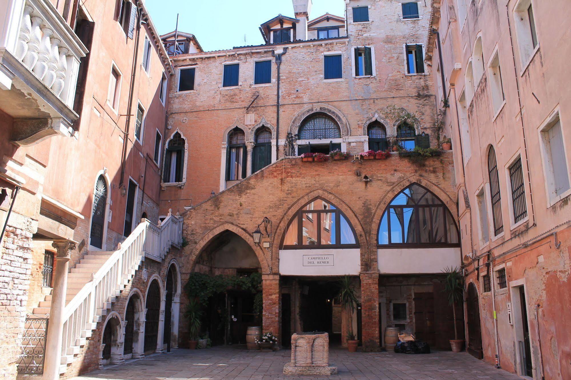 Hotel Lion Morosini Palace