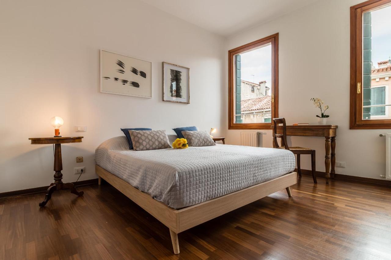Spirito Santo Canal View Apartment Venice