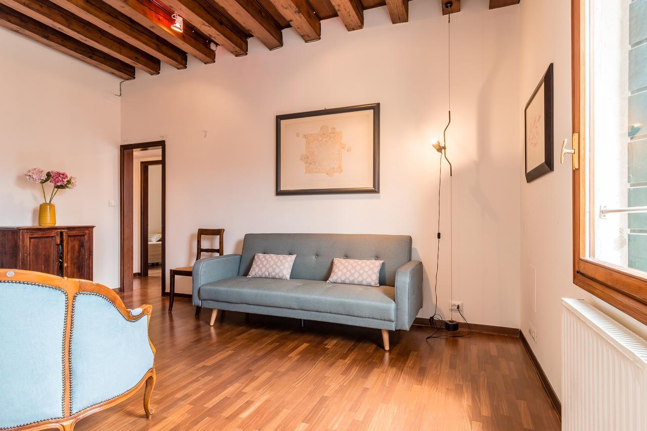Spirito Santo Canal View Apartment Venice
