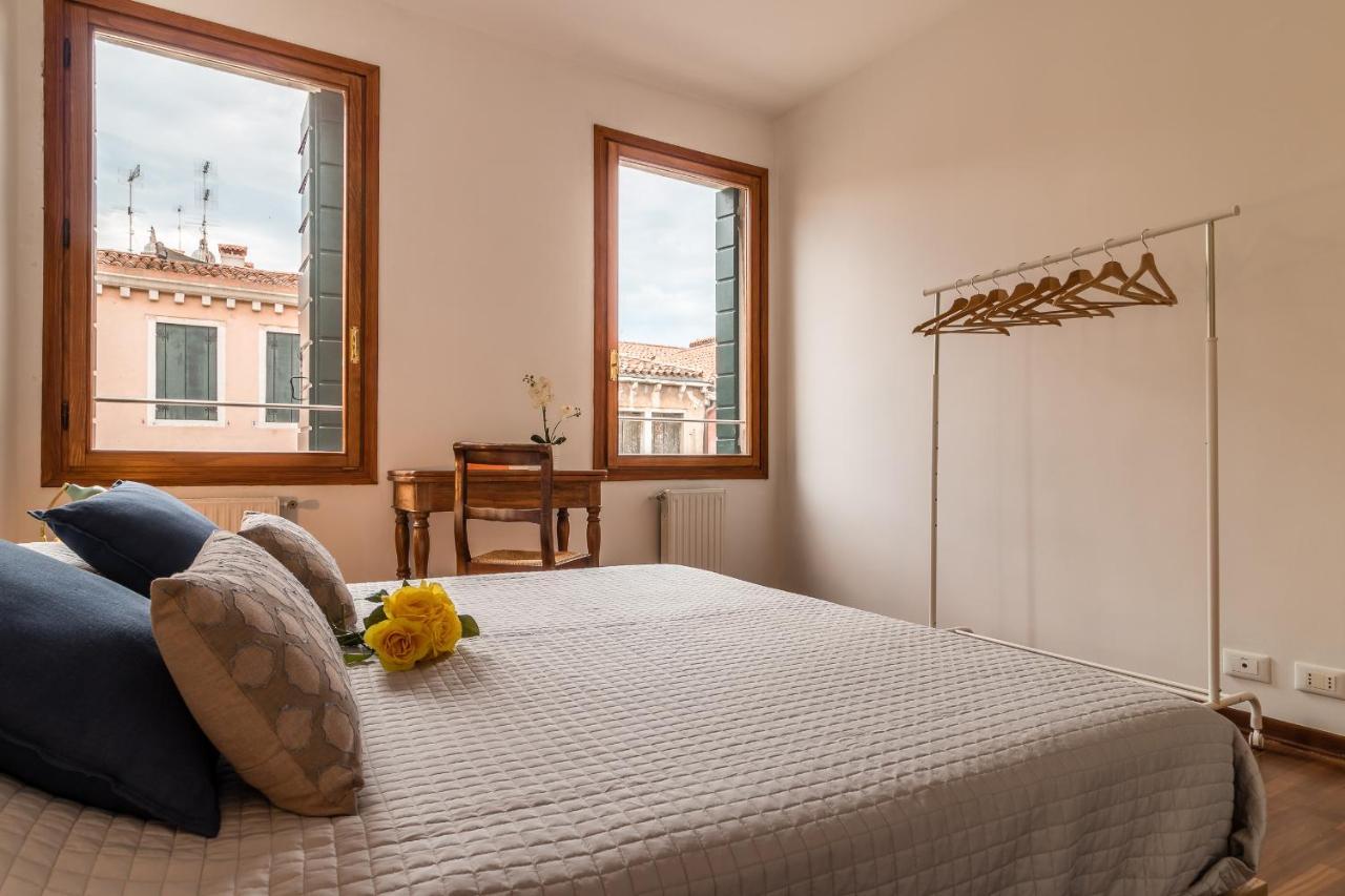 Apartment Spirito Santo Canal View Venice