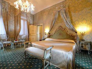 Ca Rialto 3* Veneza