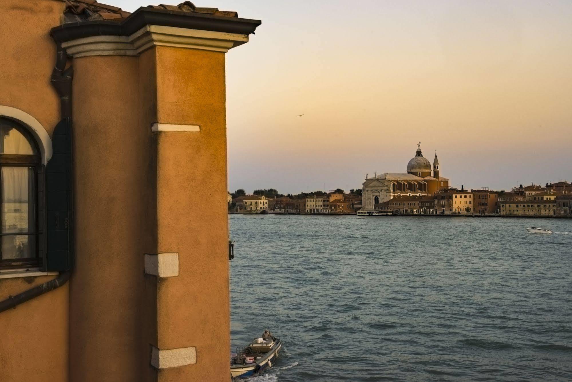 La 818 Venice