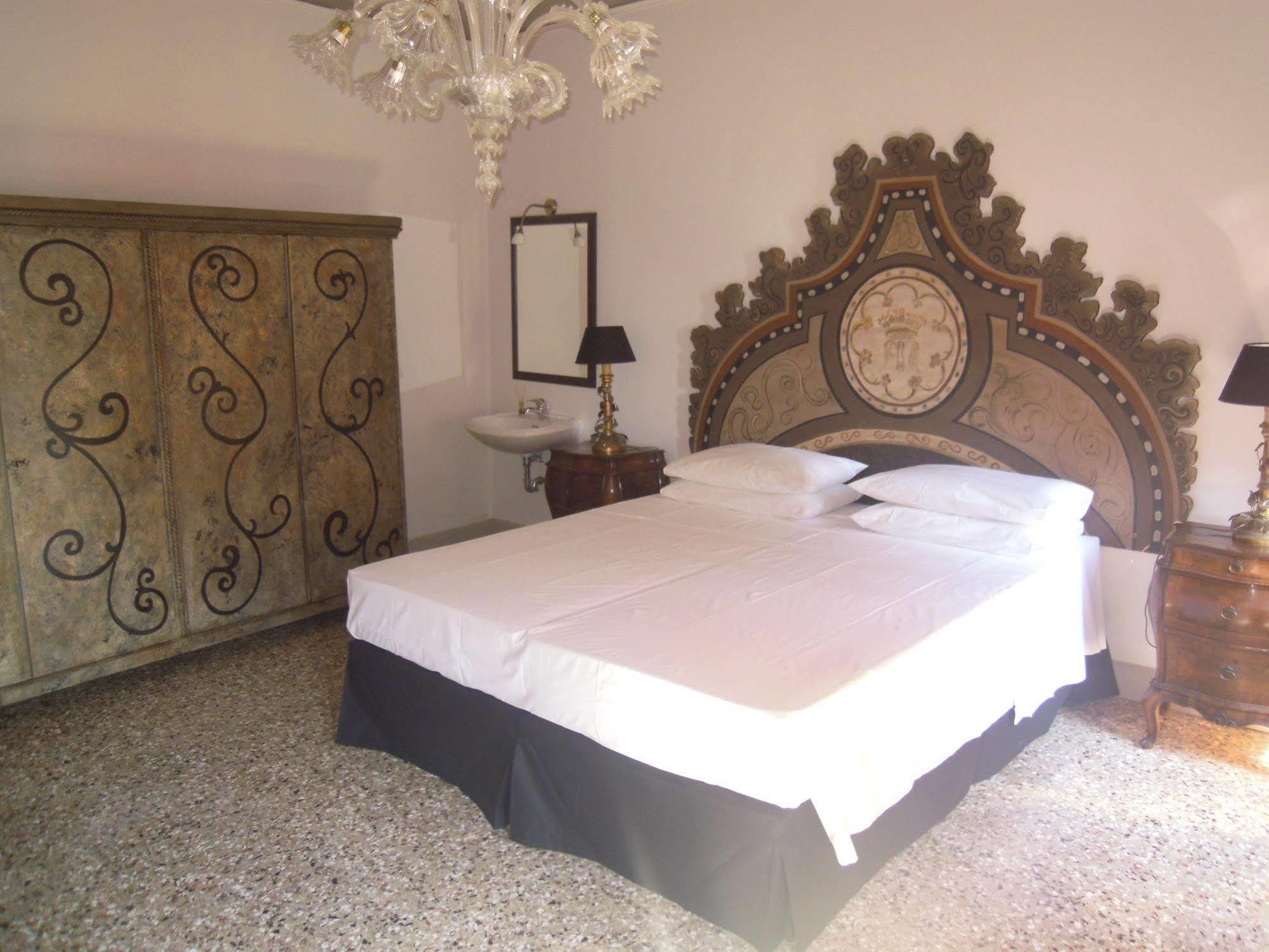 La 818 * Venice