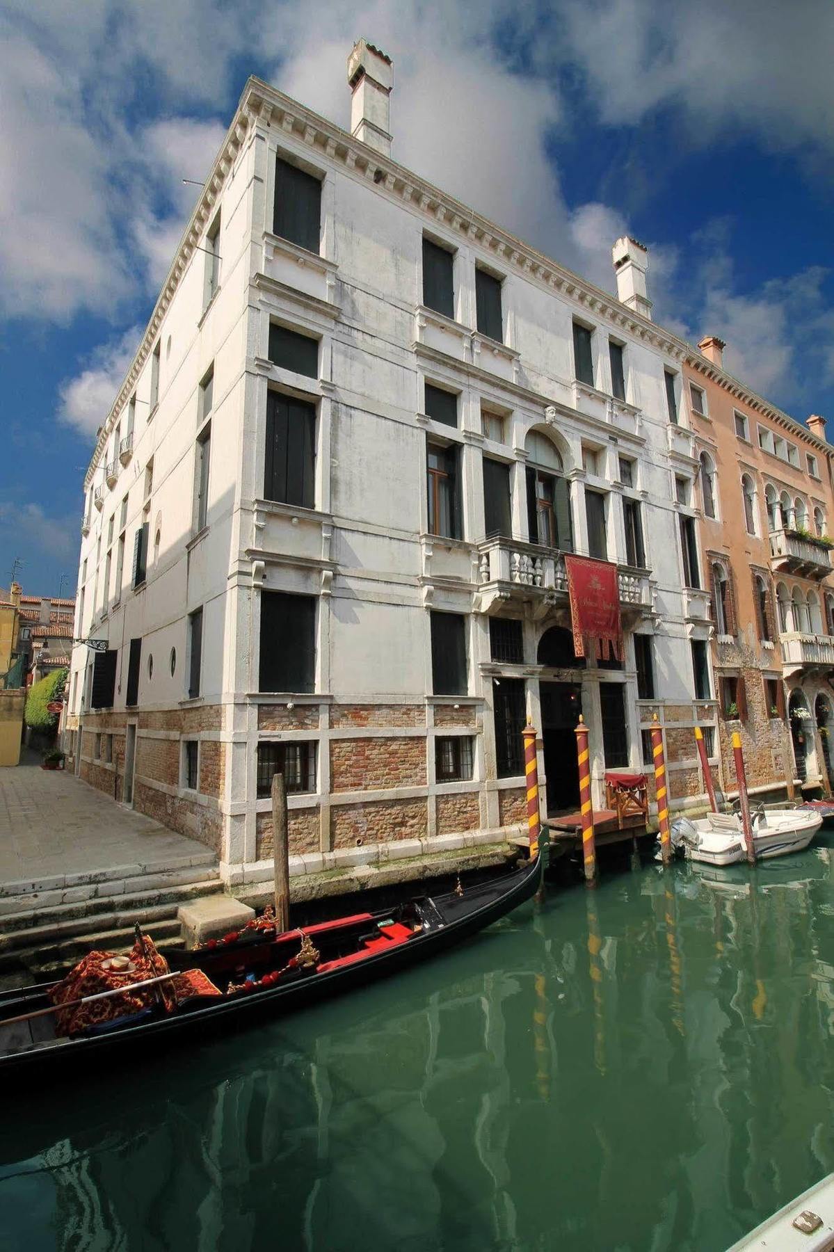 Hotel Palazzo Abadessa 4*