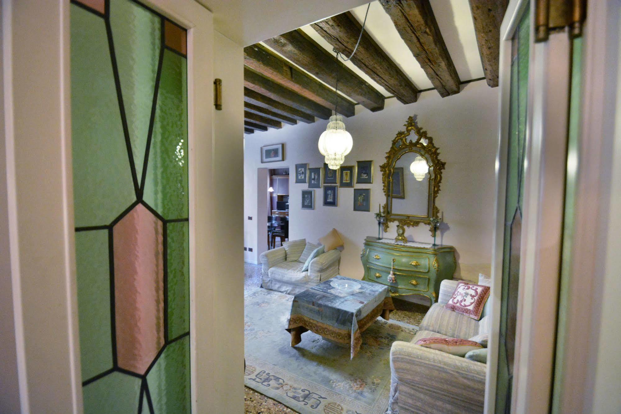 Ve.n.i.ce. Cera Casa Del Sol