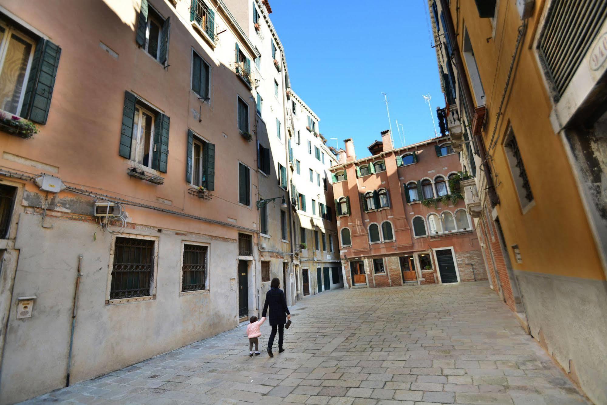 Ve.n.i.ce. Cera Casa Del Sol Appartamento *
