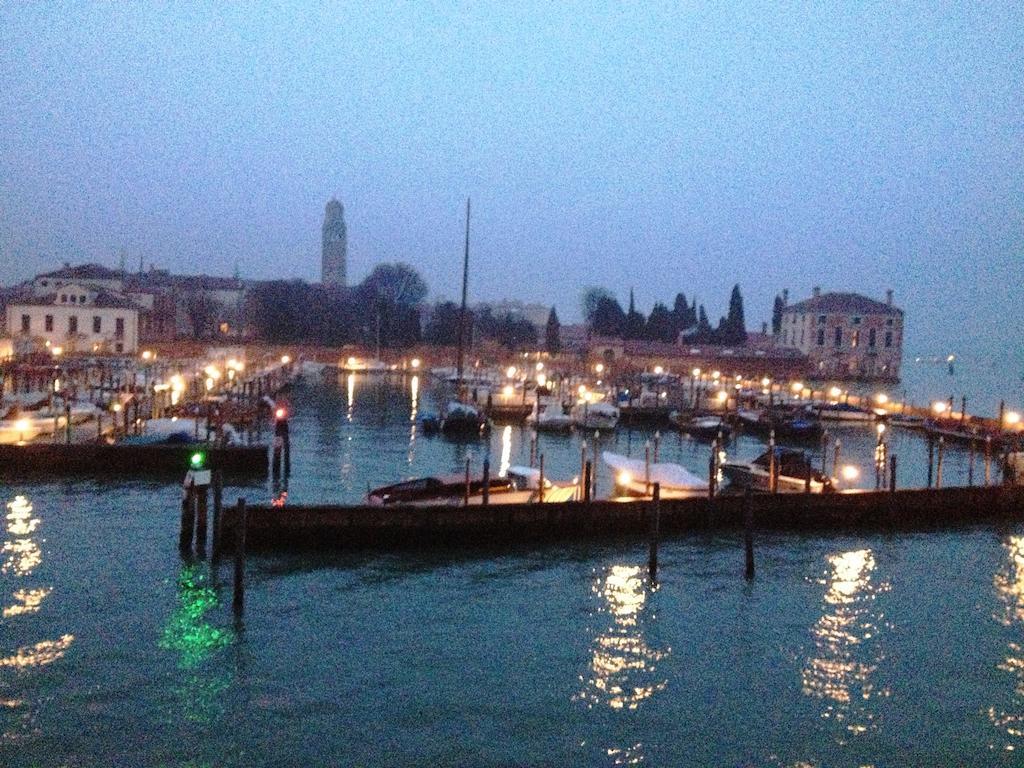 Harry's Canal View *