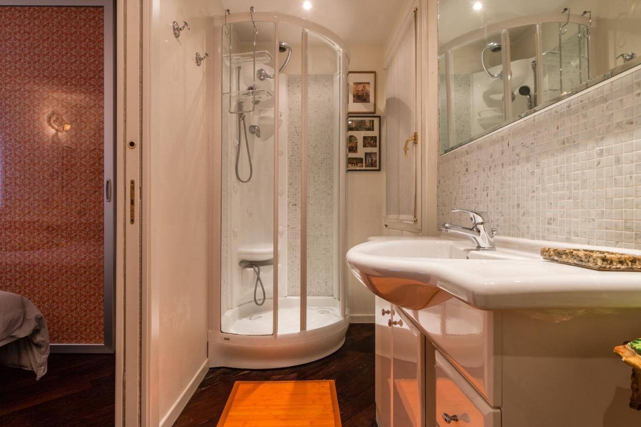 Apartment Gold And Red - The Venetian Style With Terrace *
