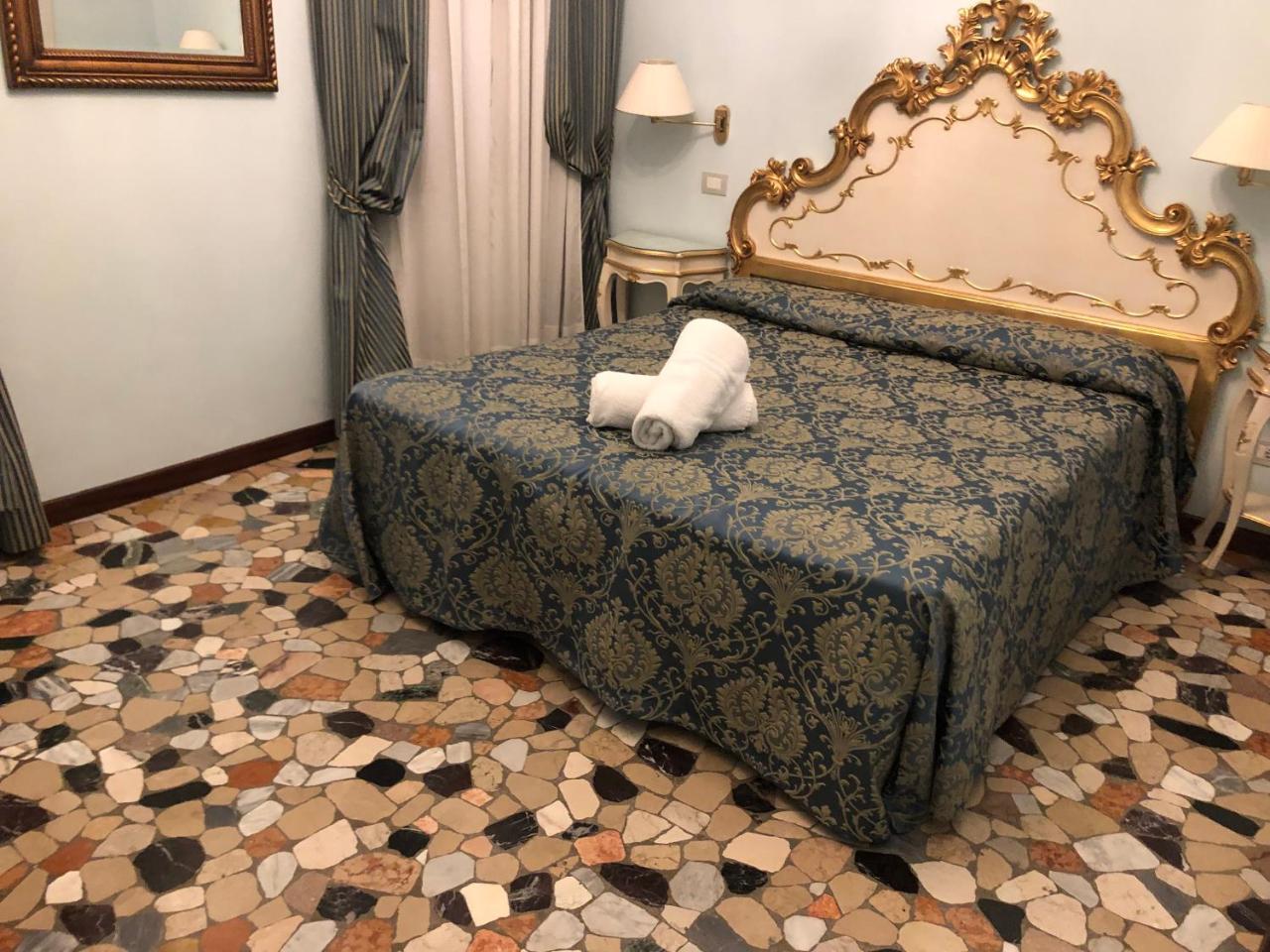 Bed & Breakfast Alloggi Santa Sofia Venice