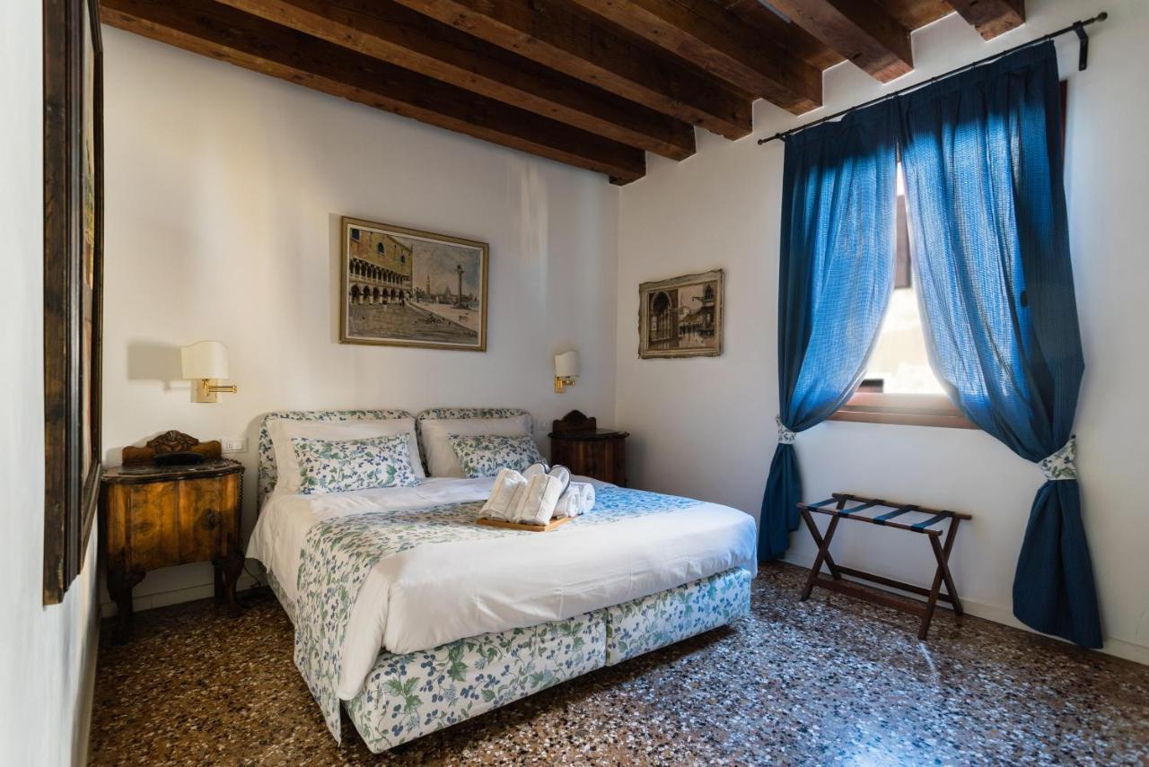 Ai Santi Apostoli 3*