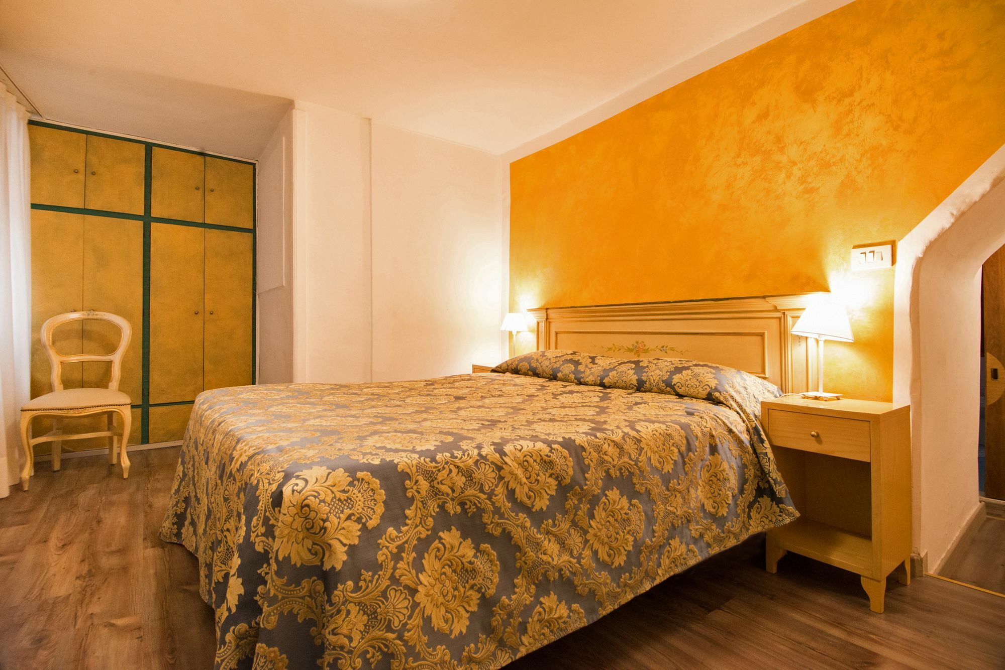 Casa Peron * Venice