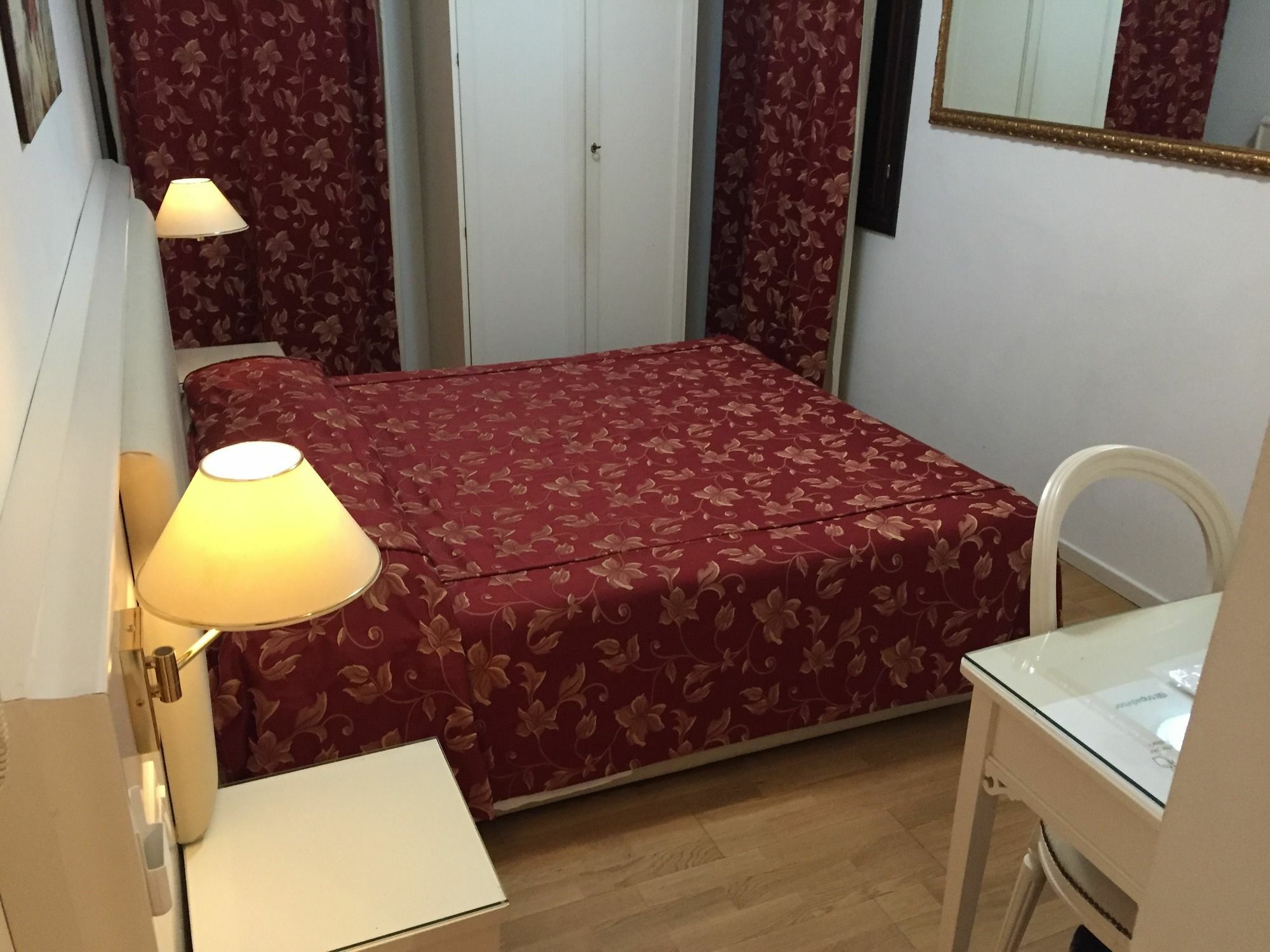 Ai Tolentini Hotel *