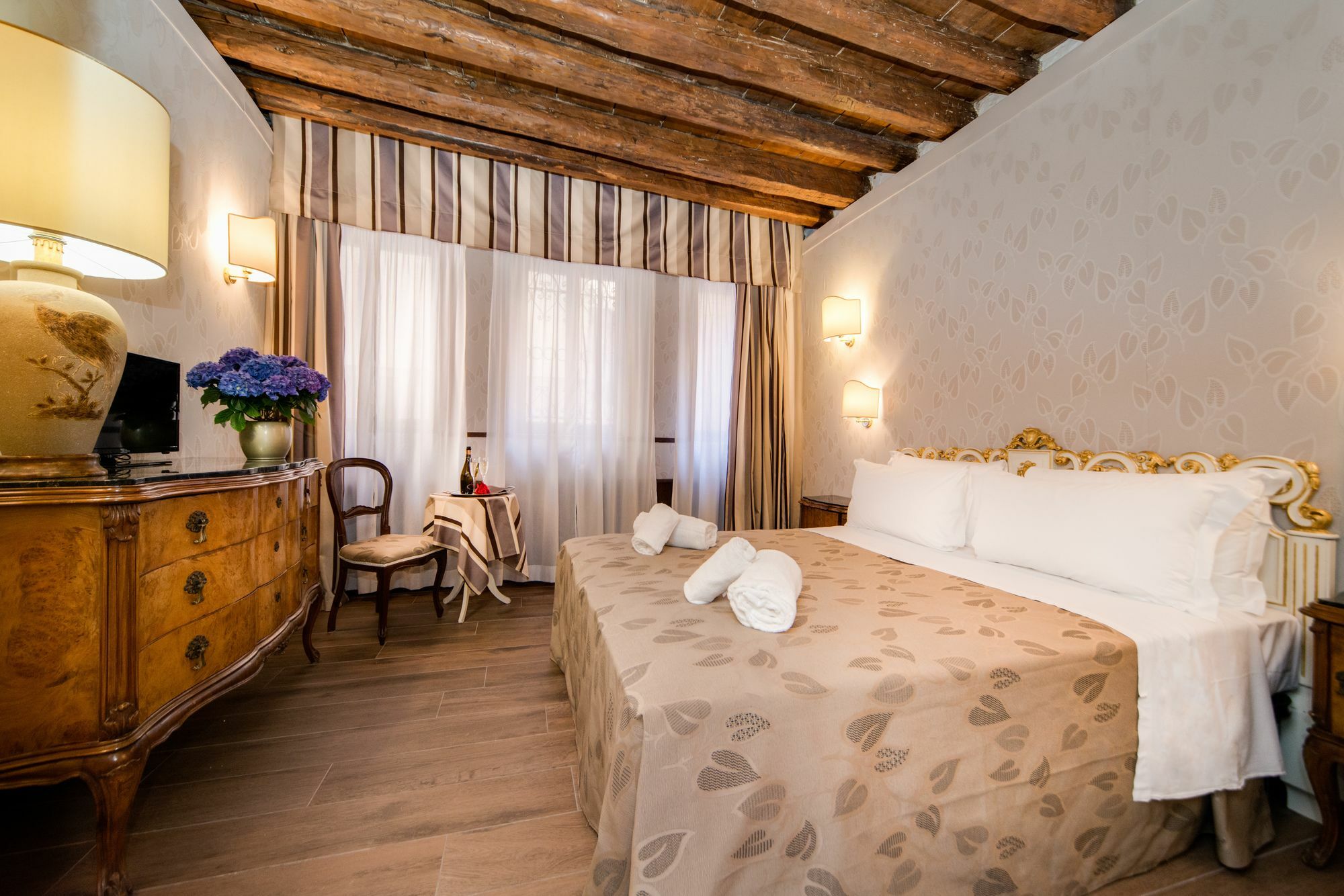 Ca' Lavezzera 2* Venice