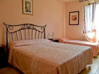 Salieri Hotel *