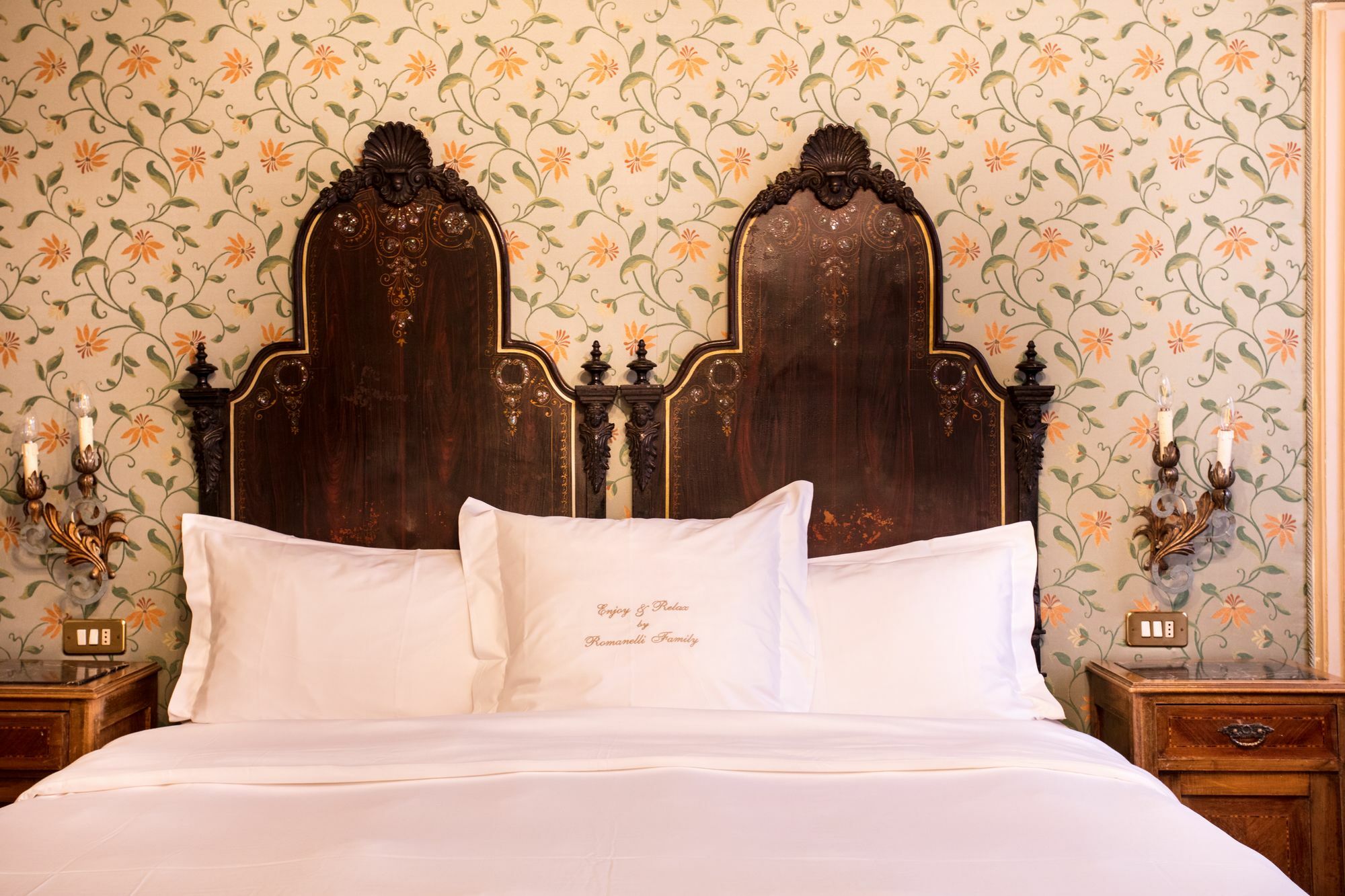 Flora Hotel