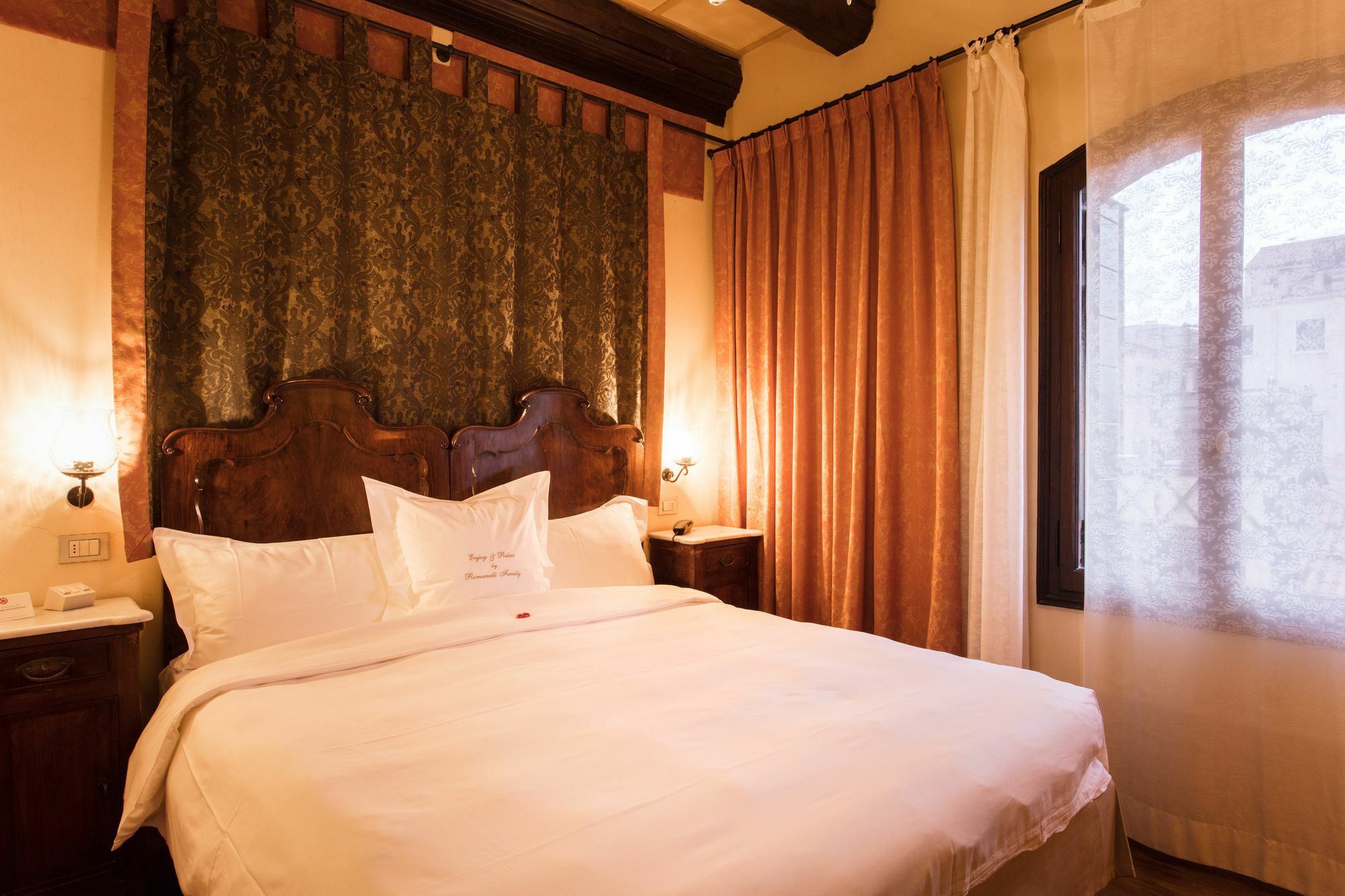 Flora Hotel 3*
