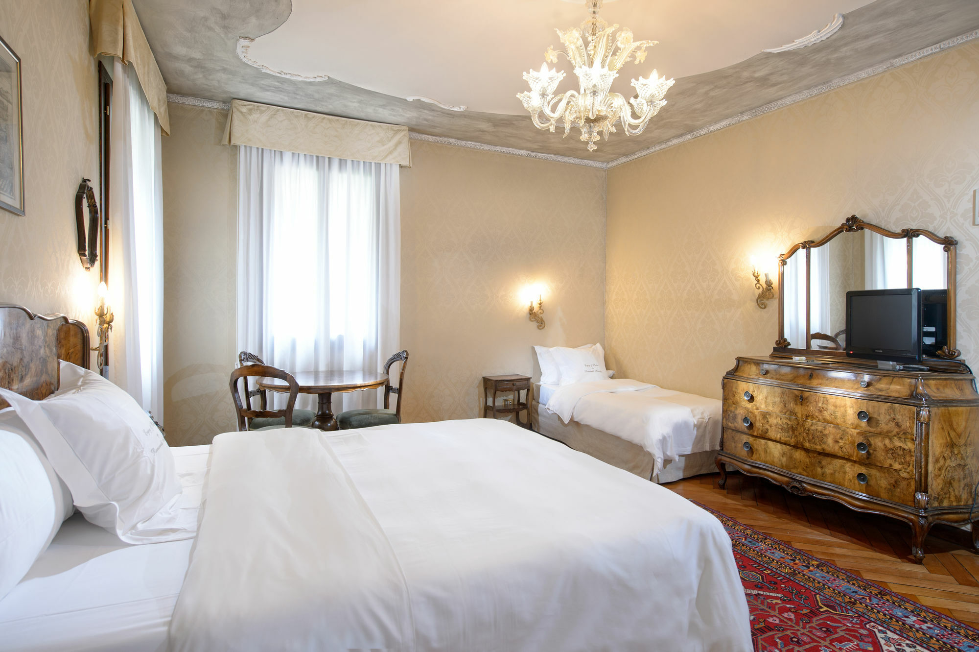Hotel Flora 3*