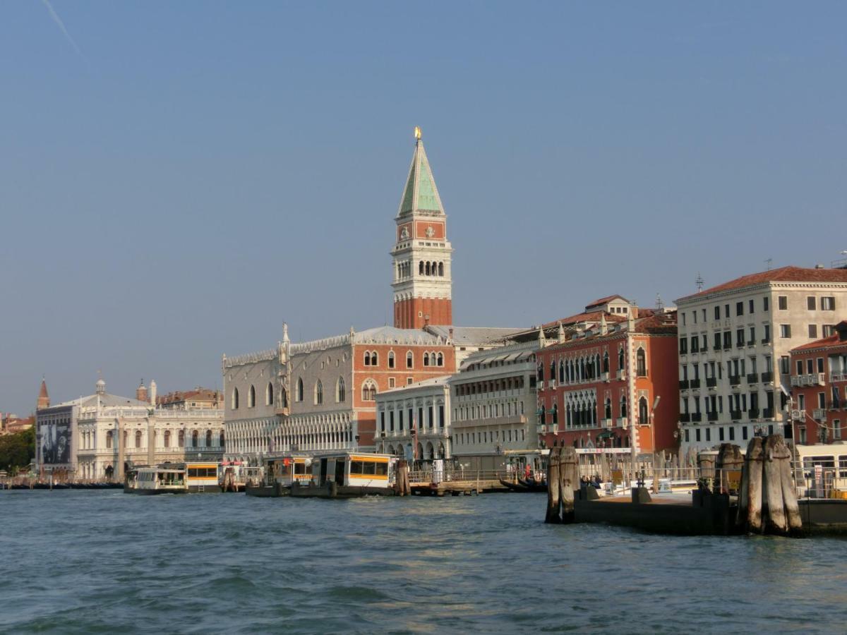 Family Three Minutes From San Marco Square, Venice