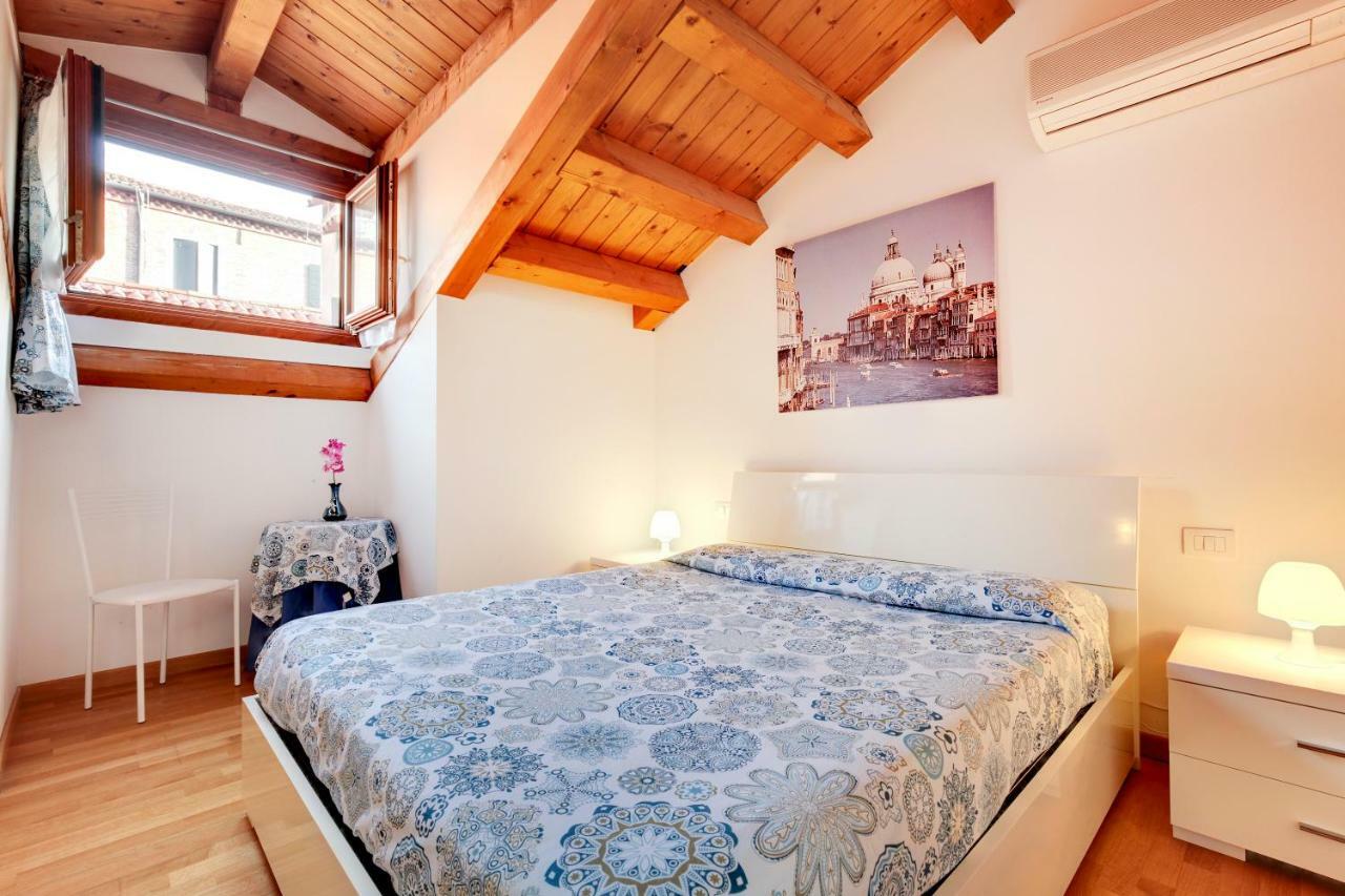 Lagoon Apartment *