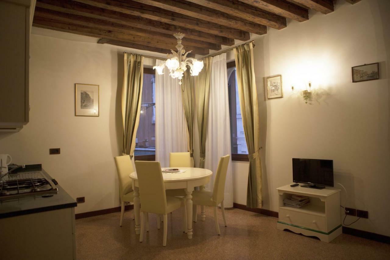 Family Three Minutes From San Marco Square, Apartment