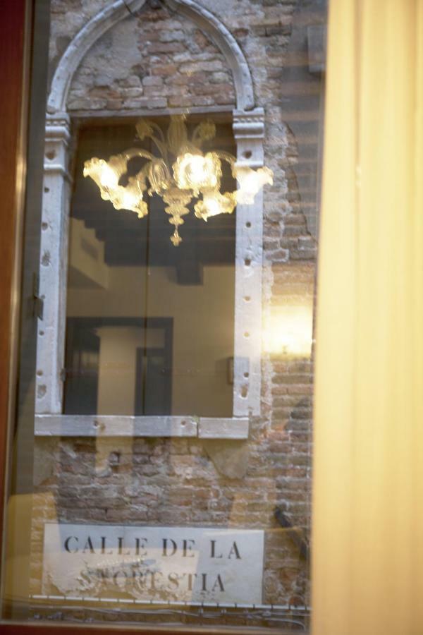 Family Three Minutes From San Marco Square, Apartment Venice