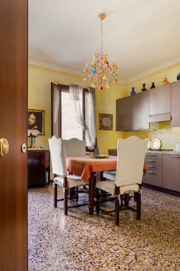 Ca' Zora - Contemporary & Barock House Apartamento *