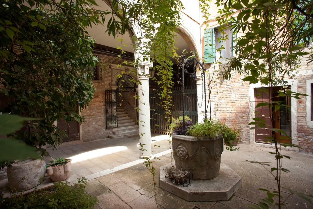 Al Mezzanino, Palazzo Torniello